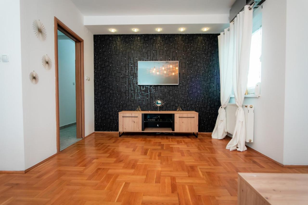 Lux Stan Na Dan Pozarevac Appartement Buitenkant foto