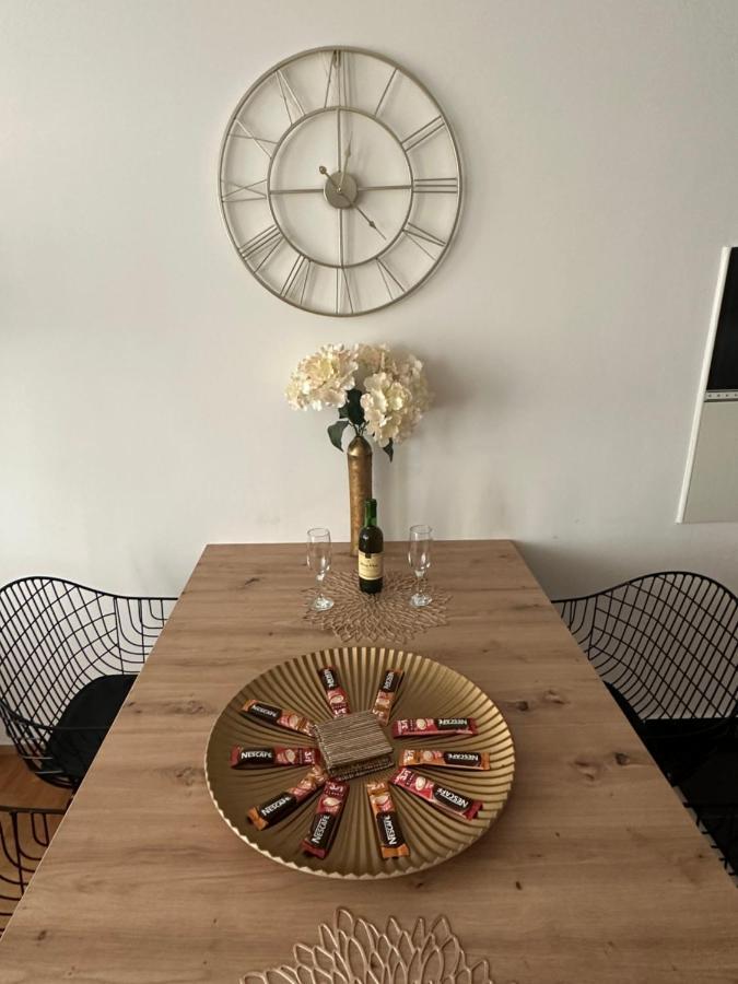Lux Stan Na Dan Pozarevac Appartement Buitenkant foto
